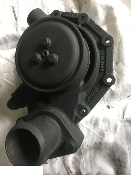 Pompa wody John Deere r503509 , pompa wody Claas arion ares Axion Re 523169, Re546918 - Помпа за охлаждаща течност за Селскостопанска техника: снимка 1 Pompa wody John Deere r503509 , pompa wody Claas arion ares Axion Re 523169, Re546918 - Помпа за охлаждаща течност за Селскостопанска техника: снимка 1