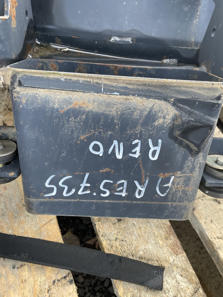 Renault Claas Ares 735 - chłodnica 7700046130 - Радиатор за Селскостопанска техника: снимка 3 Renault Claas Ares 735 - chłodnica 7700046130 - Радиатор за Селскостопанска техника: снимка 3