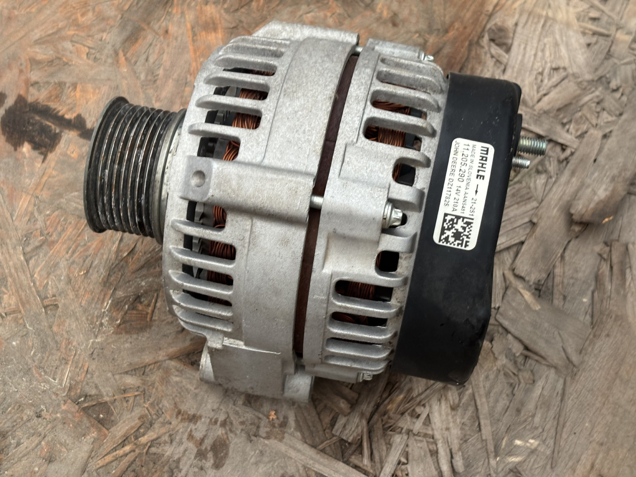 Mahle 11.205.290 John Deere DZ117825 NOWY - Резервни части за Селскостопанска техника: снимка 2 Mahle 11.205.290 John Deere DZ117825 NOWY - Резервни части за Селскостопанска техника: снимка 2