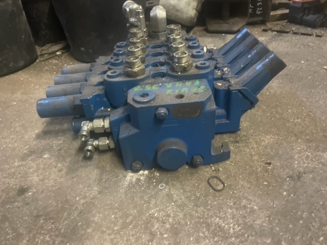 Rozdzielacz rexroth ASX01 deutz fahr Agrovector - Хидравлика за Камион: снимка 5 Rozdzielacz rexroth ASX01 deutz fahr Agrovector - Хидравлика за Камион: снимка 5