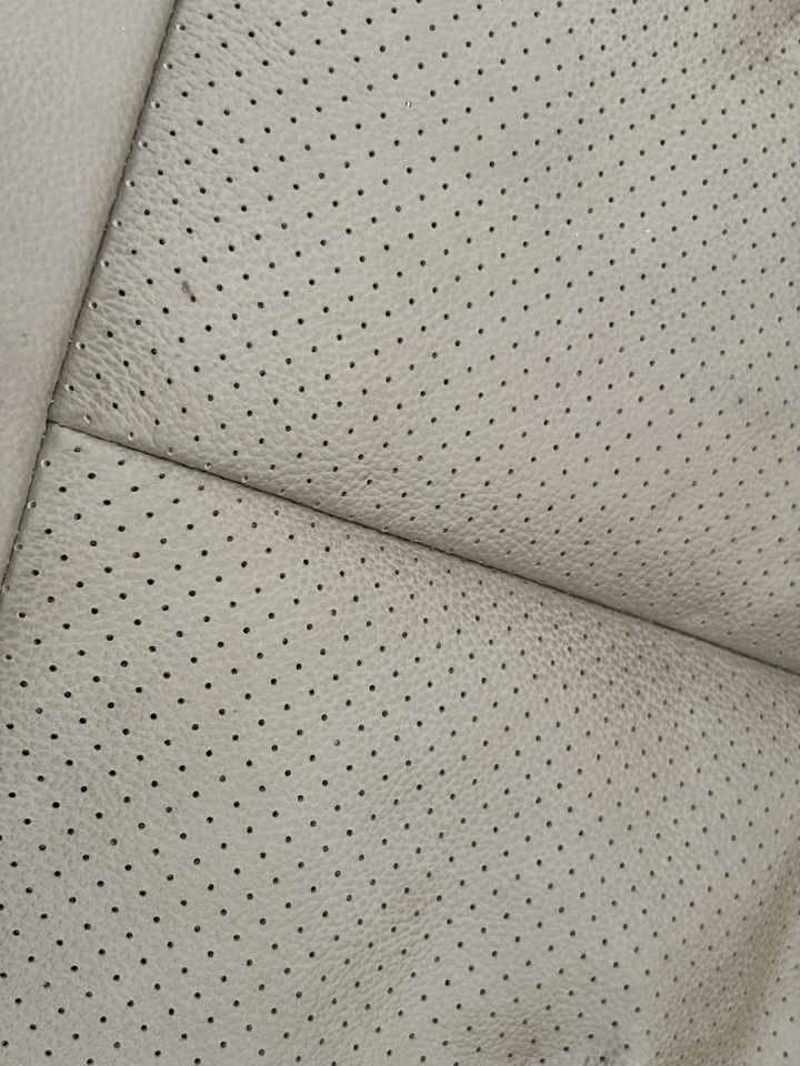 Siedzisko Skórzane John Deere Skórzane Oryginał RE174401 - Седалка за Селскостопанска техника: снимка 4 Siedzisko Skórzane John Deere Skórzane Oryginał RE174401 - Седалка за Селскостопанска техника: снимка 4