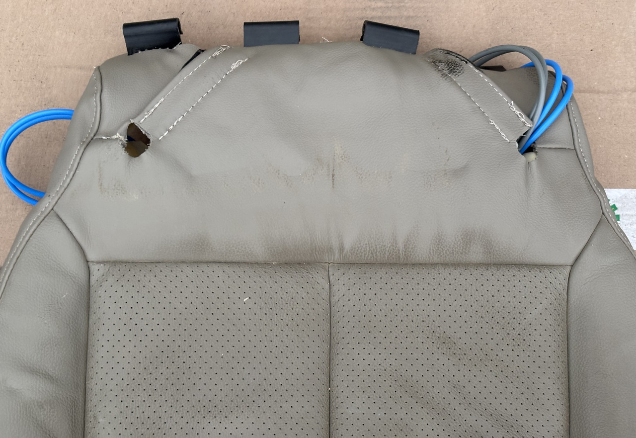 Siedzisko Skórzane John Deere Skórzane Oryginał RE174401 - Седалка за Селскостопанска техника: снимка 3 Siedzisko Skórzane John Deere Skórzane Oryginał RE174401 - Седалка за Селскостопанска техника: снимка 3