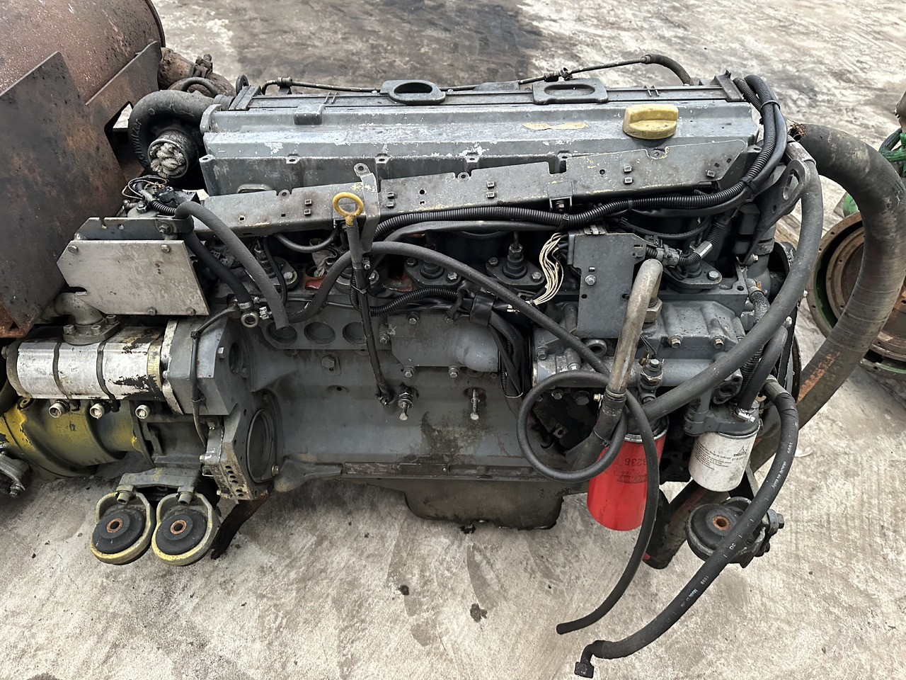 Silnik Deutz BF6M1012E głowica blok wał korbowy rozrząd i inne części - Колянов вал за Селскостопанска техника: снимка 3 Silnik Deutz BF6M1012E głowica blok wał korbowy rozrząd i inne części - Колянов вал за Селскостопанска техника: снимка 3