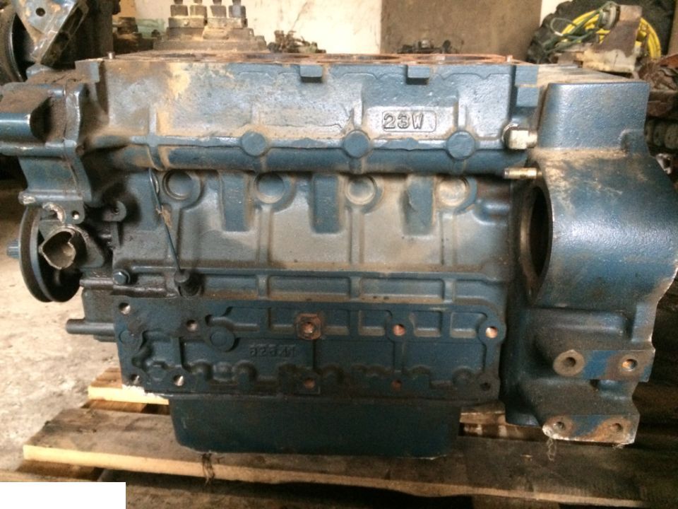 Silnik Kubota 2197 BLOK - Цилиндров блок за Селскостопанска техника: снимка 4 Silnik Kubota 2197 BLOK - Цилиндров блок за Селскостопанска техника: снимка 4
