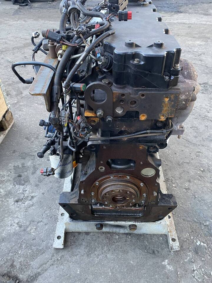 Silnik Perkins PJ38481 - Двигател за Селскостопанска техника: снимка 4 Silnik Perkins PJ38481 - Двигател за Селскостопанска техника: снимка 4