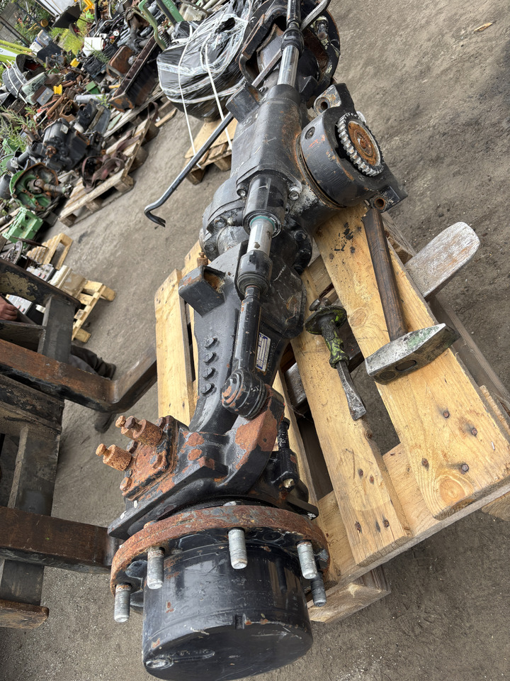 Valtra N92 - most przedni - zwolnica zwrotnica siłownik dyferencjał atak - Шенкел за Селскостопанска техника: снимка 5 Valtra N92 - most przedni - zwolnica zwrotnica siłownik dyferencjał atak - Шенкел за Селскостопанска техника: снимка 5