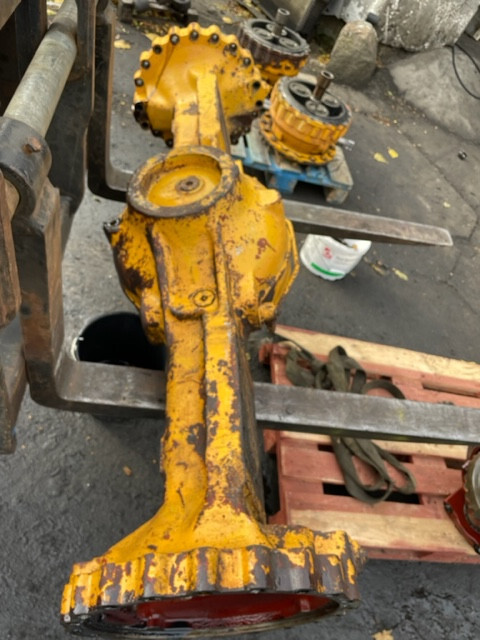 ZF 4474 452 100 , ZP 111 66640 - Ос и части за Селскостопанска техника: снимка 1 ZF 4474 452 100 , ZP 111 66640 - Ос и части за Селскостопанска техника: снимка 1