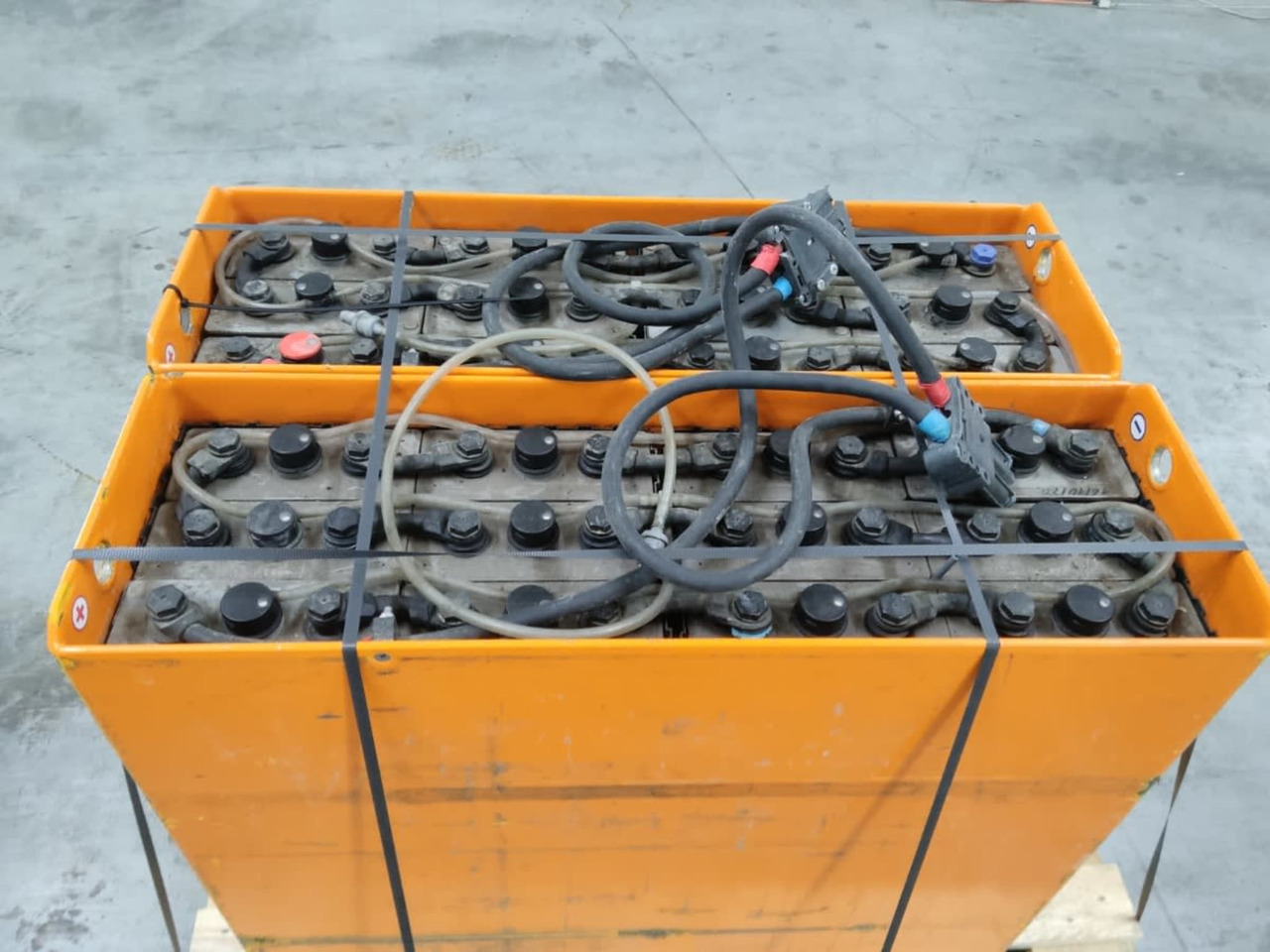 Battery Package - 2 Pcs. - Акумулатор за Подемно-транспортна техника: снимка 4 Battery Package - 2 Pcs. - Акумулатор за Подемно-транспортна техника: снимка 4