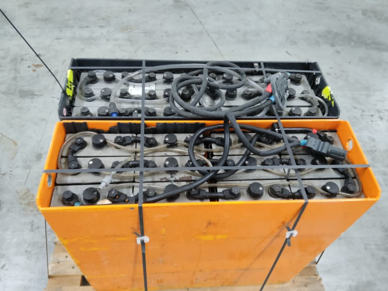 Battery Package - 2 Pcs. - Акумулатор за Подемно-транспортна техника: снимка 4 Battery Package - 2 Pcs. - Акумулатор за Подемно-транспортна техника: снимка 4