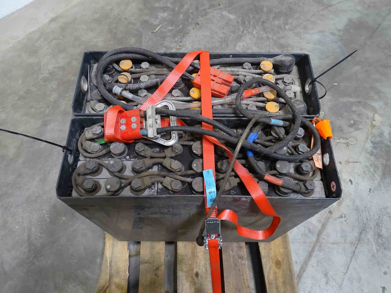Battery Package 2 pieces - Акумулатор за Подемно-транспортна техника: снимка 5 Battery Package 2 pieces - Акумулатор за Подемно-транспортна техника: снимка 5