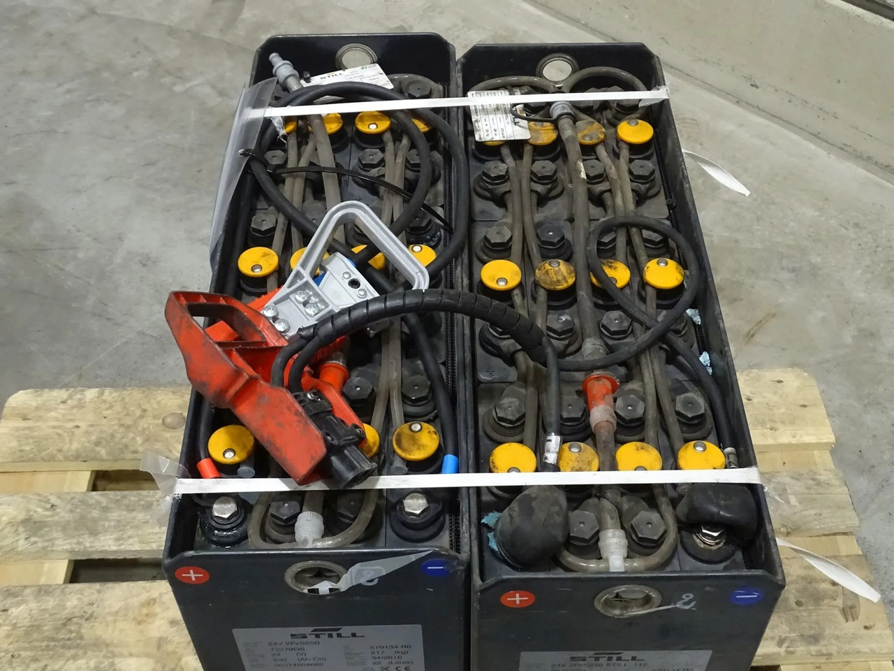 Battery package 2 pieces - Акумулатор за Подемно-транспортна техника: снимка 4 Battery package 2 pieces - Акумулатор за Подемно-транспортна техника: снимка 4