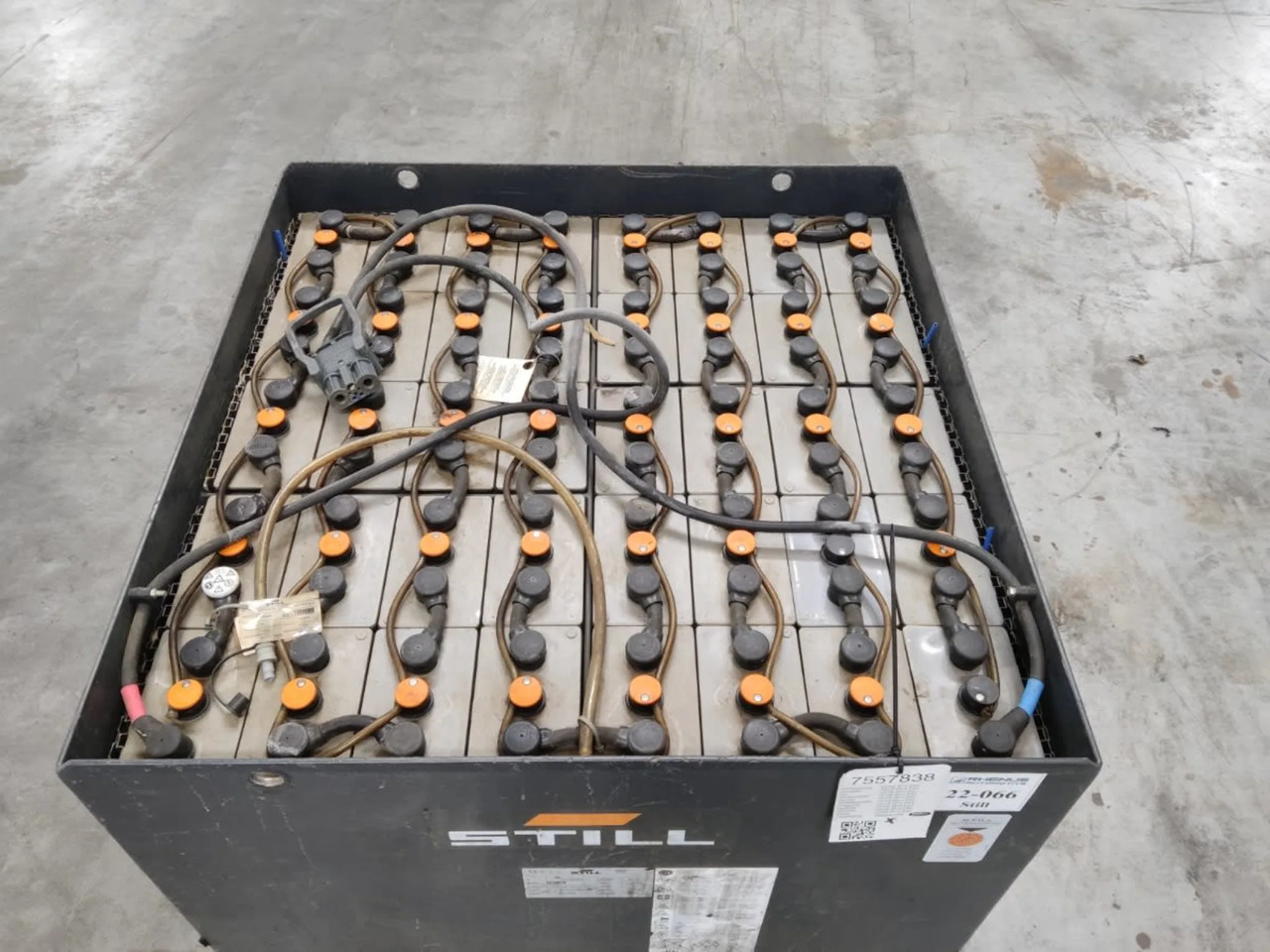 Hawker Battery 80V 840Ah - Акумулатор за Подемно-транспортна техника: снимка 4 Hawker Battery 80V 840Ah - Акумулатор за Подемно-транспортна техника: снимка 4