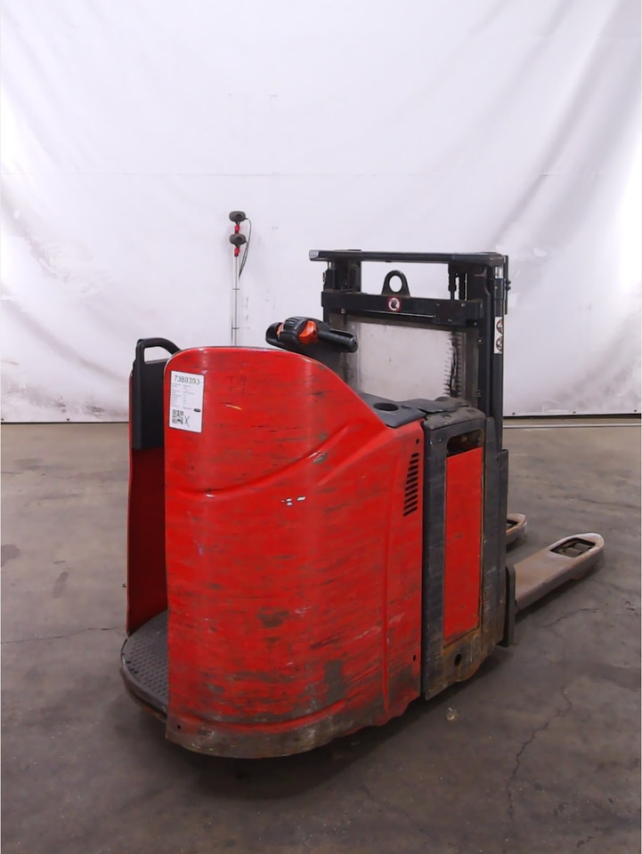 Linde D12P - Стакер: снимка 3 Linde D12P - Стакер: снимка 3