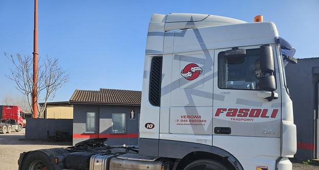 DAF XF-460 EURO 6 impianto idraulico - Влекач: снимка 2 DAF XF-460 EURO 6 impianto idraulico - Влекач: снимка 2