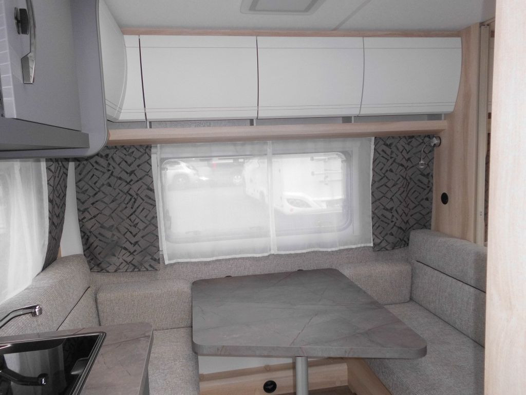 Hobby De Luxe 400 SFe 1500kg., Fahrradträger - Каравана: снимка 5 Hobby De Luxe 400 SFe 1500kg., Fahrradträger - Каравана: снимка 5