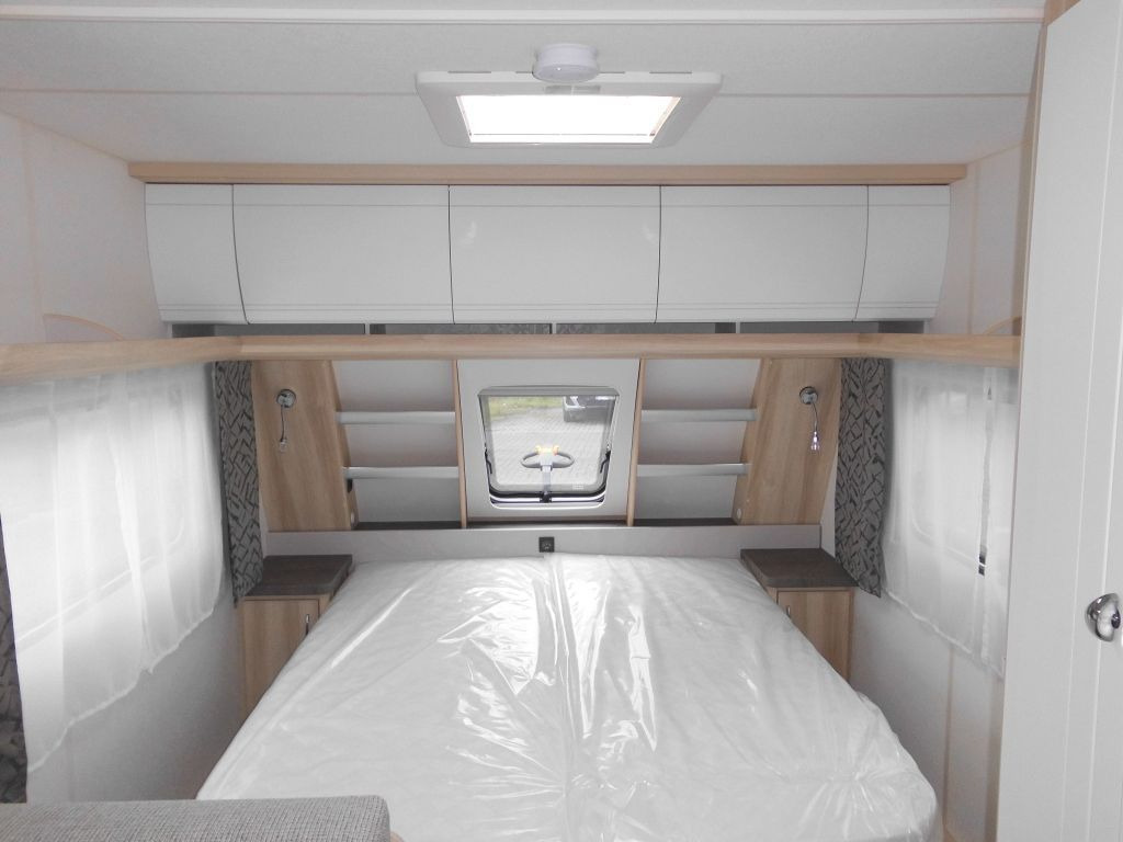 Нови Каравана Hobby De Luxe 460 SFf 2025 AUTARK FBH 1500kg. +++ Hobby De Luxe 460 SFf mit Extras, Lagerabverkauf: снимка 14
