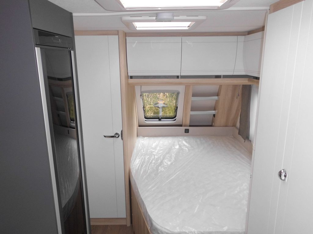 Каравана Hobby De Luxe 460 UFe 2026 1500kg. Ambiente: снимка 12