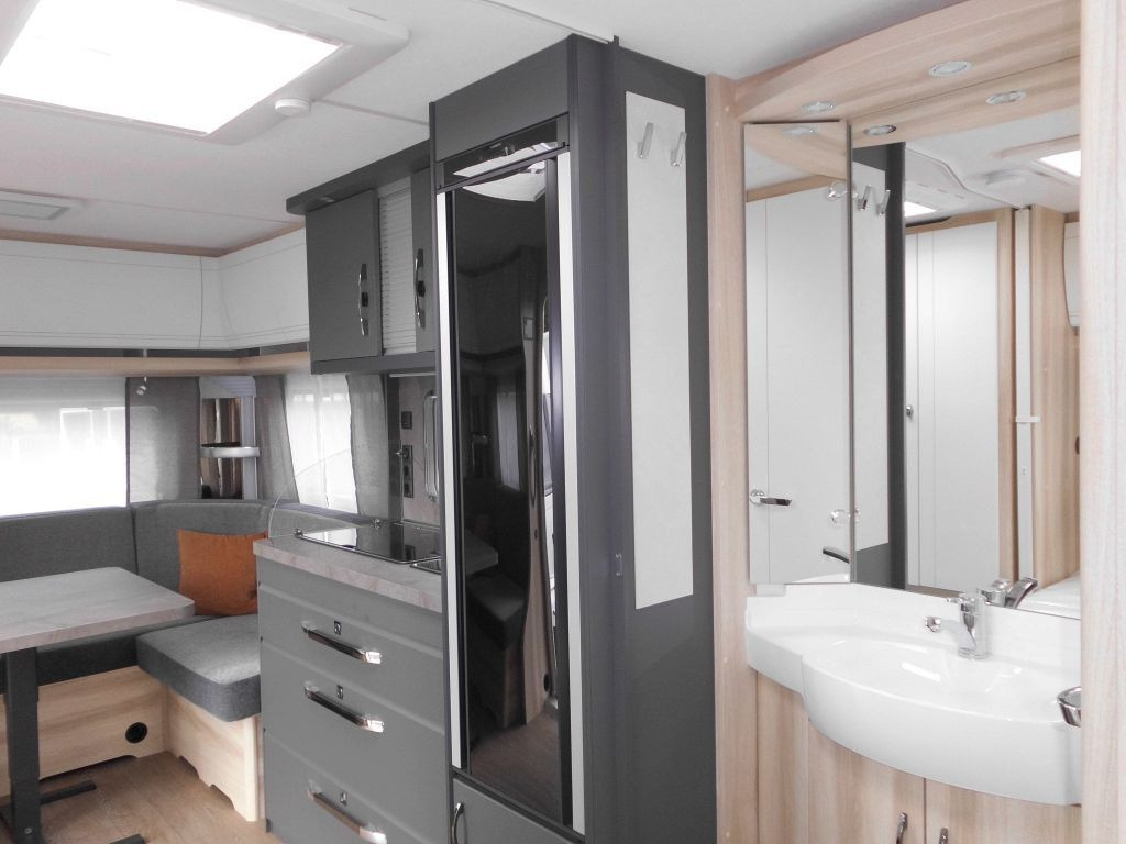 Каравана Hobby De Luxe 460 UFe 2026 1500kg. Ambiente: снимка 14