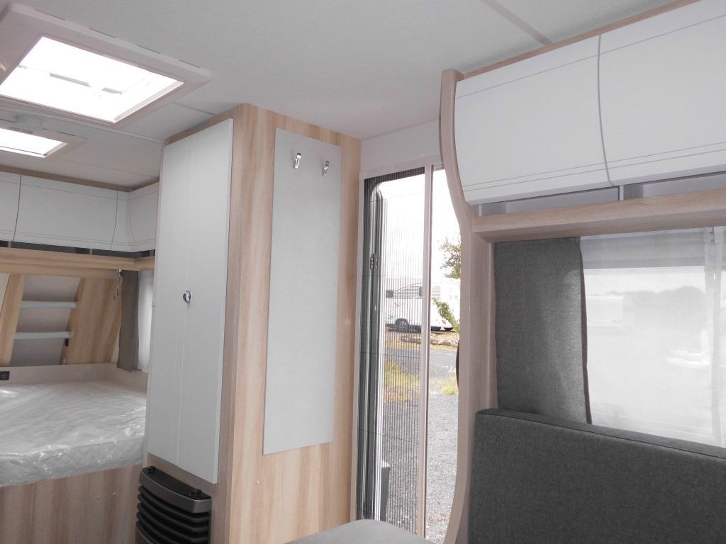 Каравана Hobby De Luxe 460 UFe 2026 1500kg. Ambiente: снимка 7