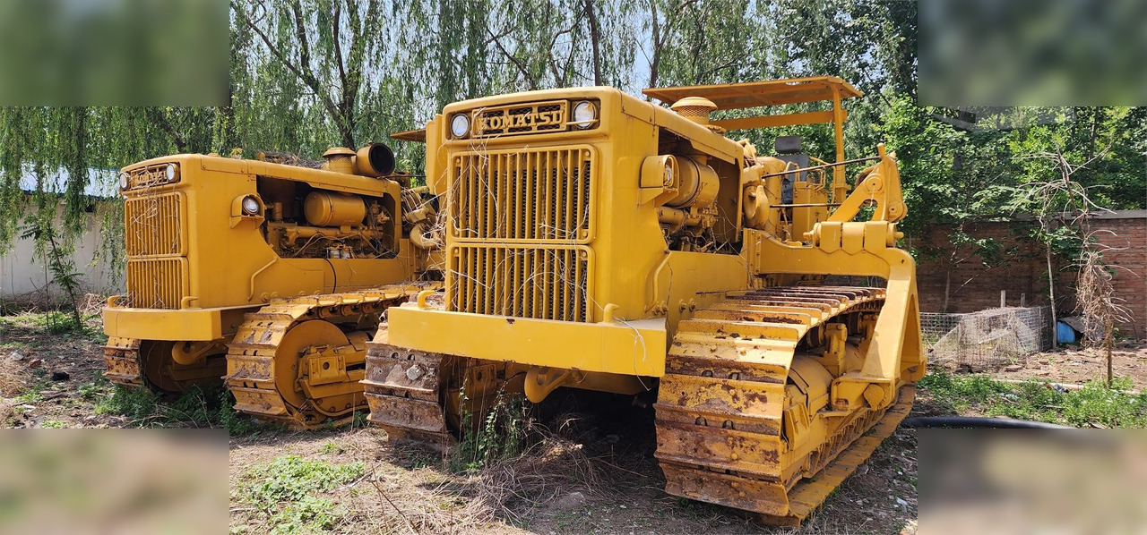 1990 KOMATSU D155C - Тръбополагач: снимка 1 1990 KOMATSU D155C - Тръбополагач: снимка 1