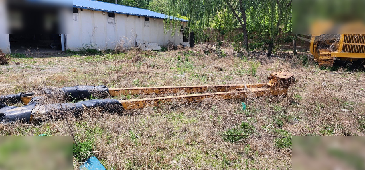 1990 KOMATSU D155C - Тръбополагач: снимка 3 1990 KOMATSU D155C - Тръбополагач: снимка 3