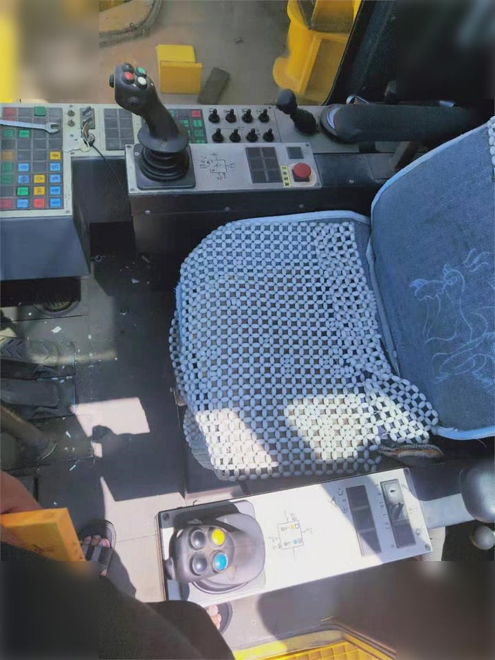 1994 LIEBHERR LHM1200HD - Самоиздигащ се кулокран: снимка 5 1994 LIEBHERR LHM1200HD - Самоиздигащ се кулокран: снимка 5