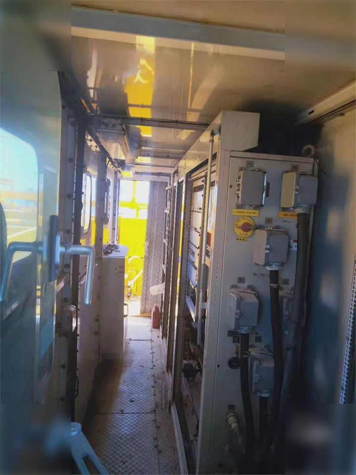 1994 LIEBHERR LHM1200HD - Самоиздигащ се кулокран: снимка 4 1994 LIEBHERR LHM1200HD - Самоиздигащ се кулокран: снимка 4