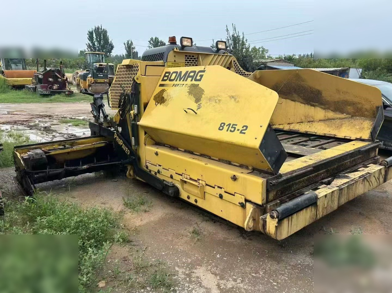 2000 BOMAG 815-2 - Асфалтополагач: снимка 1 2000 BOMAG 815-2 - Асфалтополагач: снимка 1