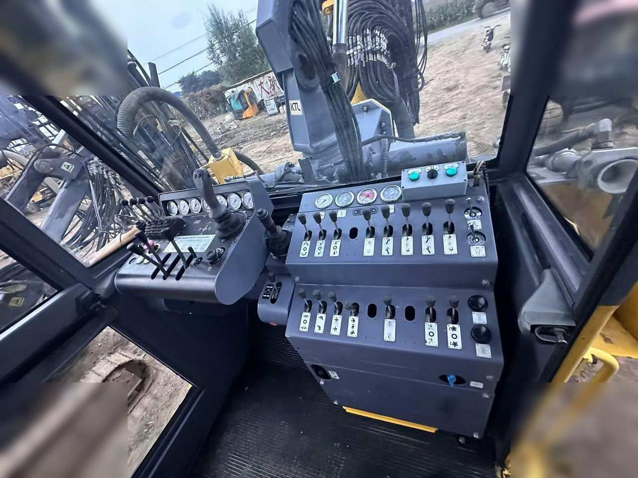 2008 ATLAS COPCO BOLTEC LC - Машина за хоризонтално-насочено сондиране: снимка 4 2008 ATLAS COPCO BOLTEC LC - Машина за хоризонтално-насочено сондиране: снимка 4