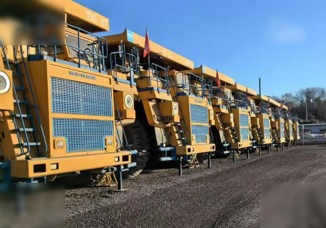 2009 BELAZ 75302 - Кариерен самосвал: снимка 1 2009 BELAZ 75302 - Кариерен самосвал: снимка 1