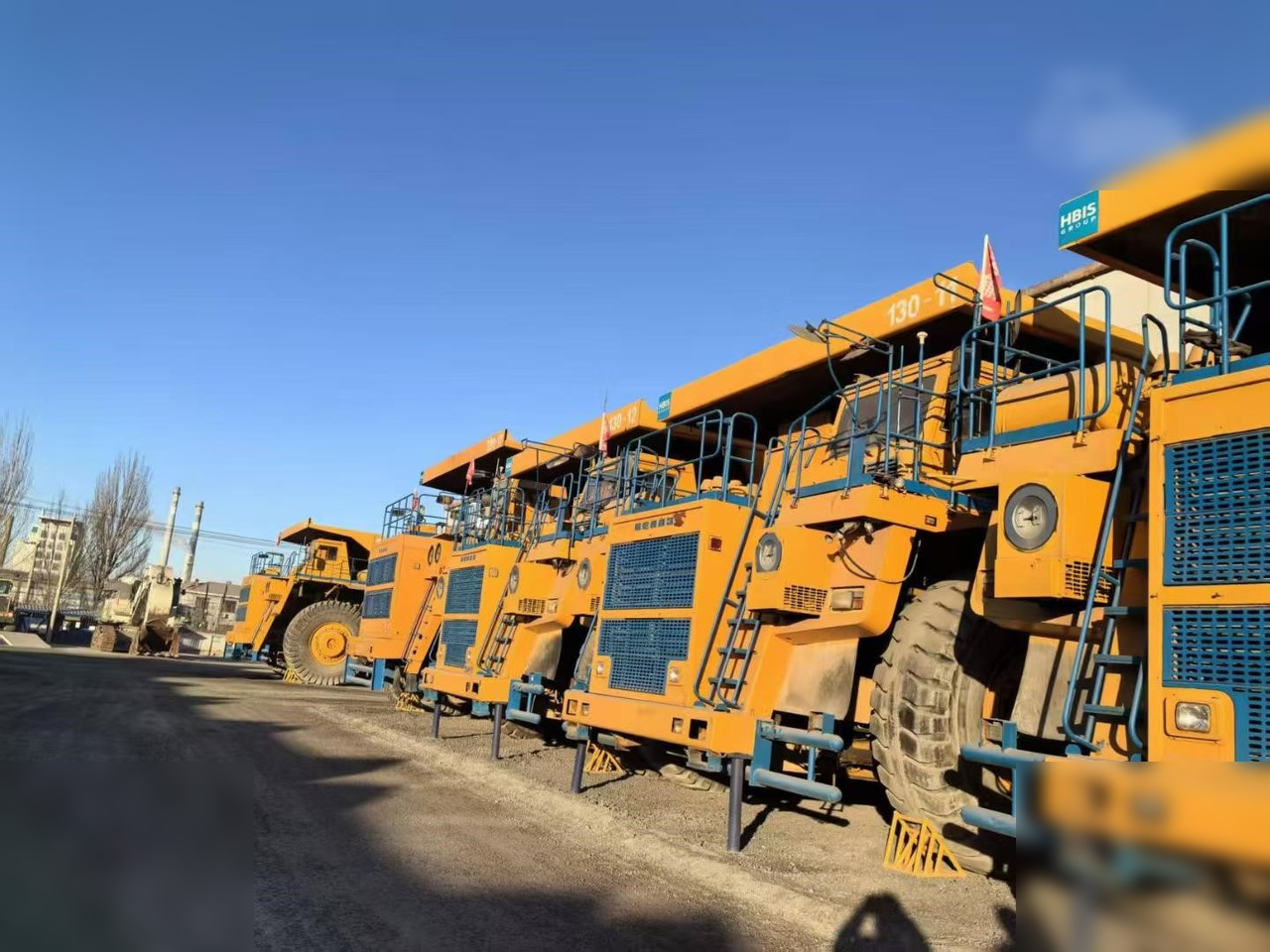 2009 BELAZ 75302 - Кариерен самосвал: снимка 2 2009 BELAZ 75302 - Кариерен самосвал: снимка 2