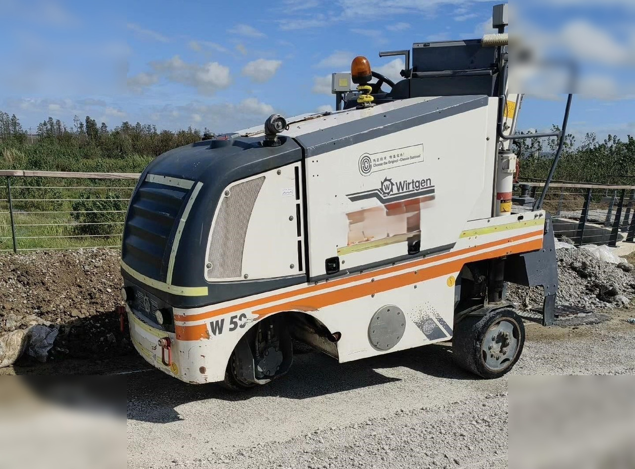 2009 WIRTGEN W50 - Пътна фреза: снимка 1 2009 WIRTGEN W50 - Пътна фреза: снимка 1