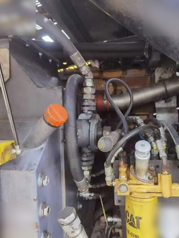 2011 ATLAS COPCO ROC L8-30 - Пробивна машина: снимка 2 2011 ATLAS COPCO ROC L8-30 - Пробивна машина: снимка 2