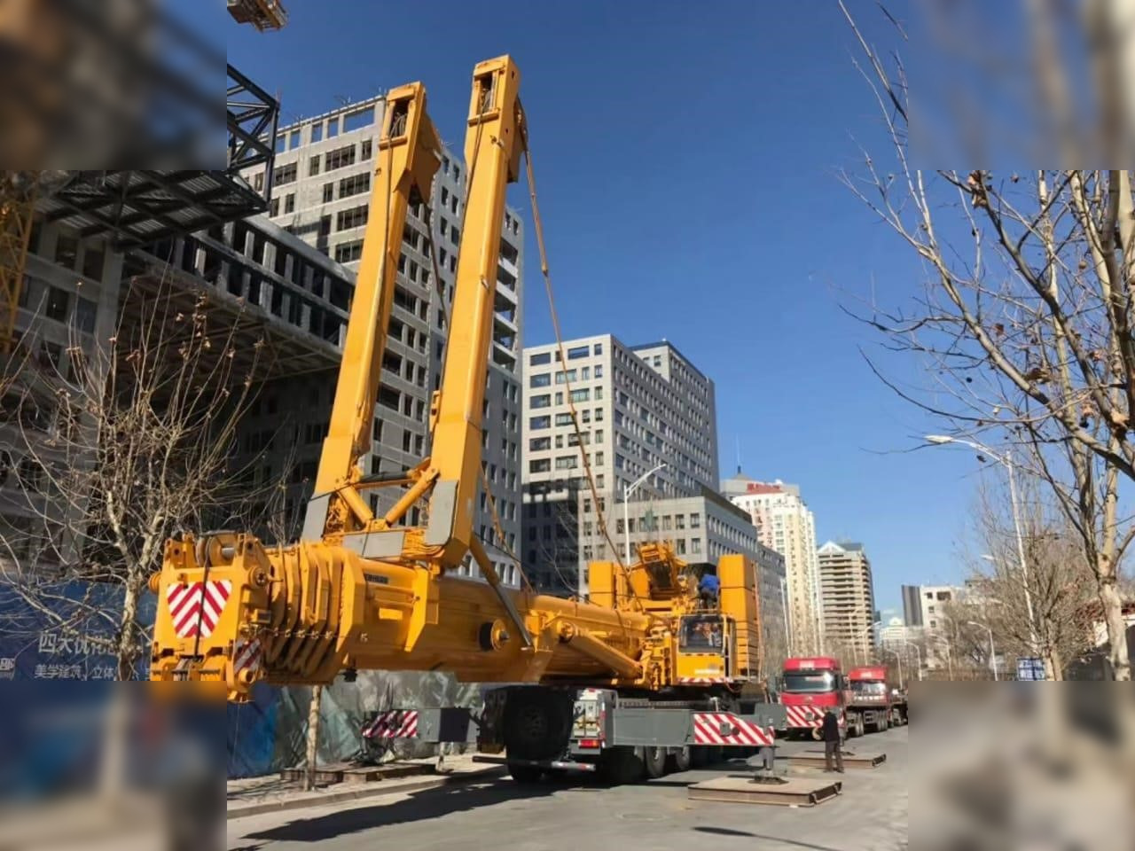 2012 LIEBHERR LTM1500-8.1 - Кран за всякакви терени: снимка 1 2012 LIEBHERR LTM1500-8.1 - Кран за всякакви терени: снимка 1