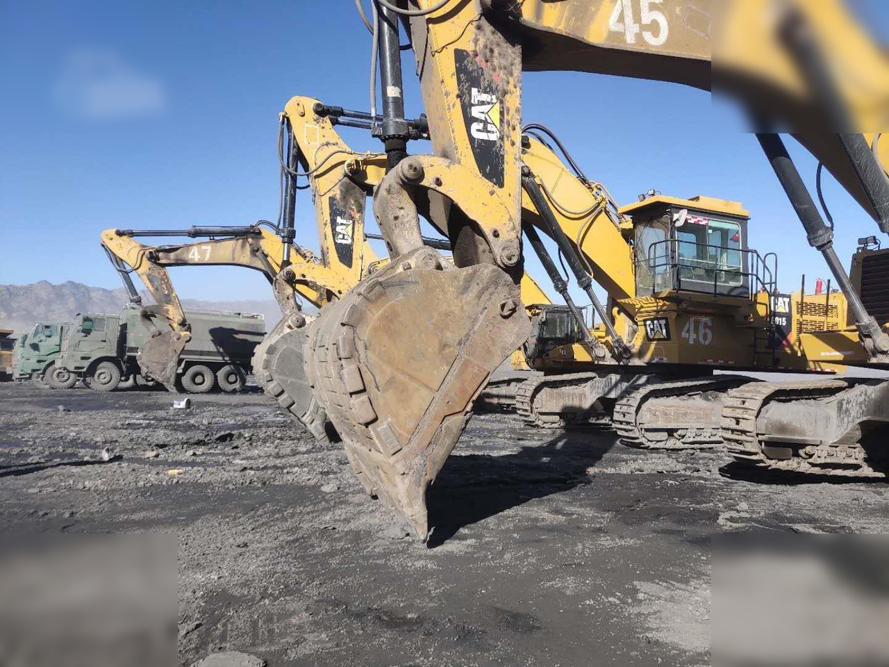 2013 CATERPILLAR 6015 - Верижен багер: снимка 2 2013 CATERPILLAR 6015 - Верижен багер: снимка 2