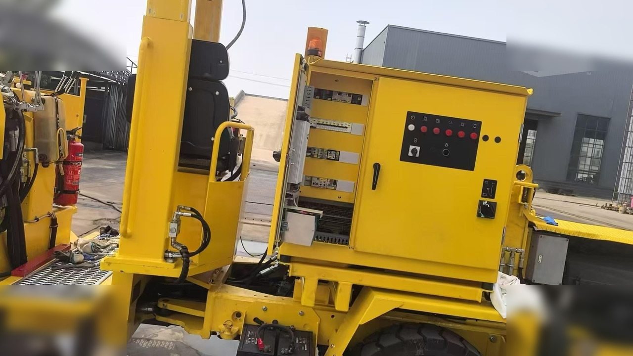 2014 ATLAS COPCO BOOMER 281 - Машина за хоризонтално-насочено сондиране: снимка 2 2014 ATLAS COPCO BOOMER 281 - Машина за хоризонтално-насочено сондиране: снимка 2