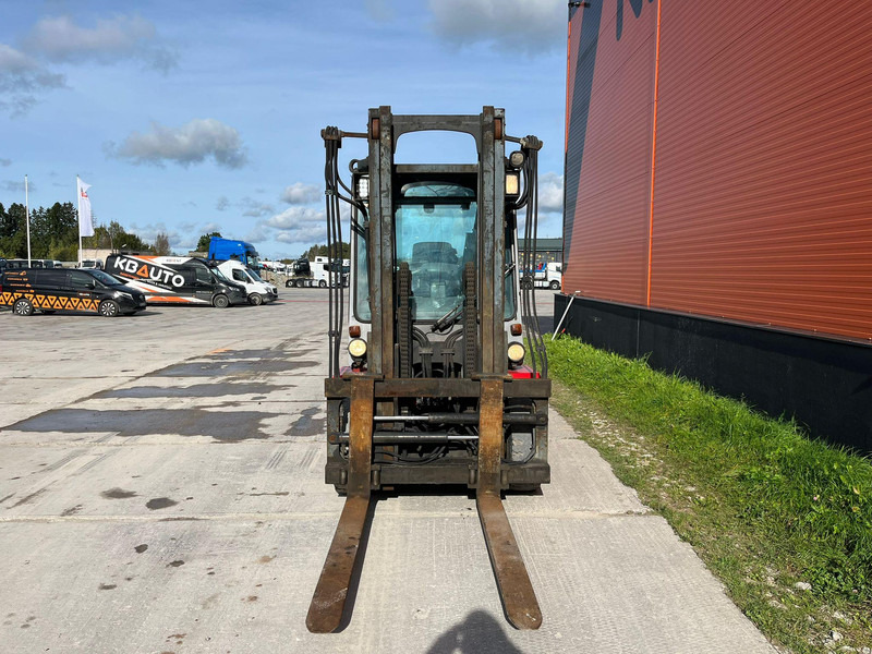 Kalmar DCD 55-6 H Rated capacity: 5500 kg / Lifting height: 3500 mm - Дизелов мотокар: снимка 3 Kalmar DCD 55-6 H Rated capacity: 5500 kg / Lifting height: 3500 mm - Дизелов мотокар: снимка 3