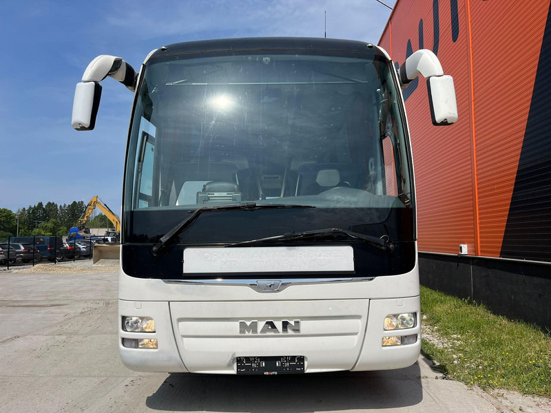 MAN R 08 Lion`s Coach EURO 6 / 59 SEATS / AC / AUXILIARY HEATING / WC / 2x FRIDGE - Туристически автобус: снимка 2 MAN R 08 Lion`s Coach EURO 6 / 59 SEATS / AC / AUXILIARY HEATING / WC / 2x FRIDGE - Туристически автобус: снимка 2