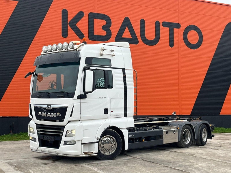 MAN TGX 26.500 6x2*4 HIAB XR 21 ton / CHASSIS L=5300 mm - Мултилифт с кука камион: снимка 1 MAN TGX 26.500 6x2*4 HIAB XR 21 ton / CHASSIS L=5300 mm - Мултилифт с кука камион: снимка 1