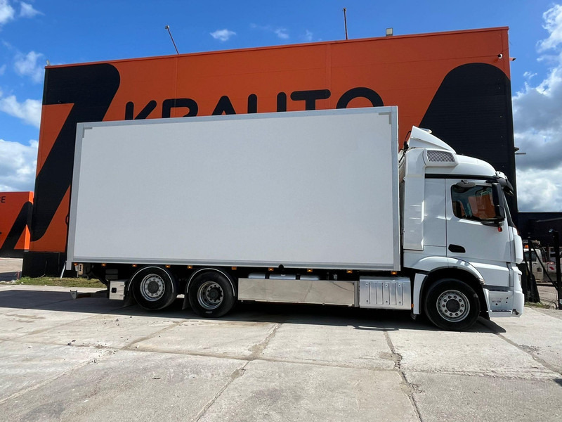 Mercedes-Benz Actros 2551 6x2*4 BOX L=7401mm - Камион фургон: снимка 5 Mercedes-Benz Actros 2551 6x2*4 BOX L=7401mm - Камион фургон: снимка 5