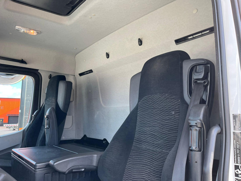 Лизинг на Mercedes-Benz Antos 2540L 6x2*4 THERMOKING UT SPECTRUM / BOX L=9522 mm Mercedes-Benz Antos 2540L 6x2*4 THERMOKING UT SPECTRUM / BOX L=9522 mm: снимка 19