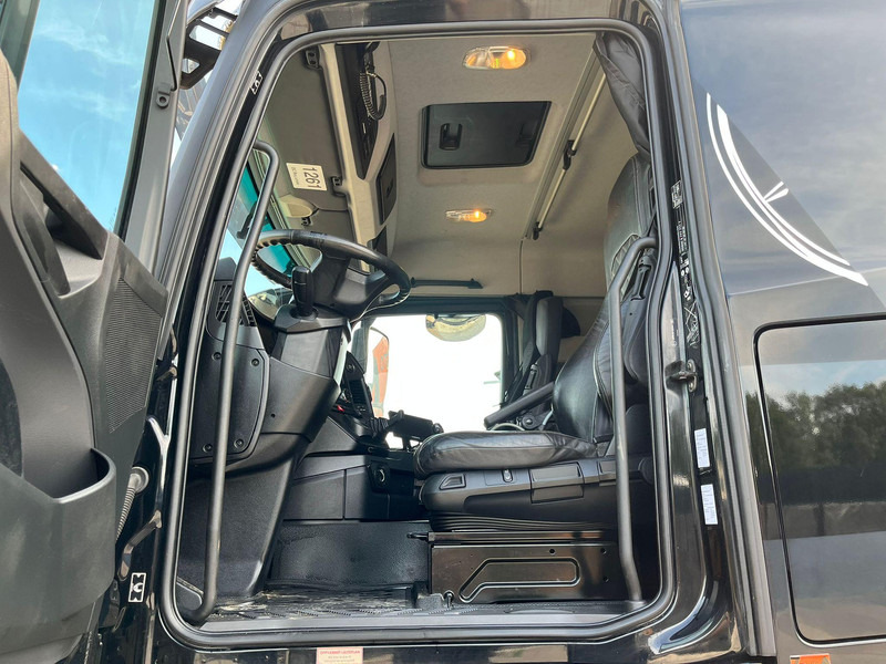 Самосвал камион Mercedes-Benz Arocs 3253 8x4 RETARDER / SNOW PLOW EQUIPMENT: снимка 17 Самосвал камион Mercedes-Benz Arocs 3253 8x4 RETARDER / SNOW PLOW EQUIPMENT: снимка 17