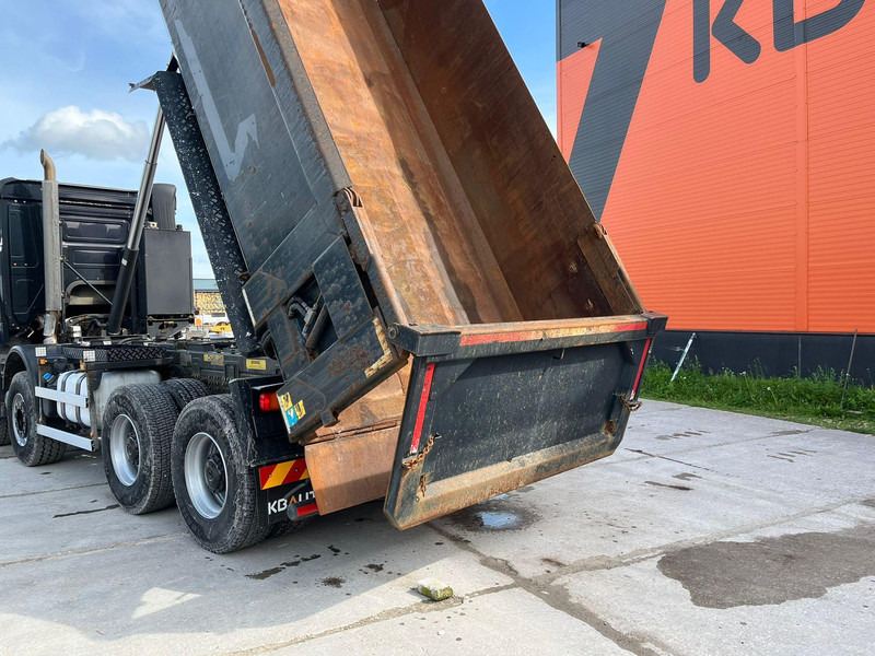 Самосвал камион Mercedes-Benz Arocs 3253 8x4 RETARDER / SNOW PLOW EQUIPMENT: снимка 12 Самосвал камион Mercedes-Benz Arocs 3253 8x4 RETARDER / SNOW PLOW EQUIPMENT: снимка 12