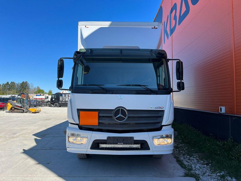 Mercedes-Benz Atego 1524 4x2 BOX L=7547mm - Камион фургон: снимка 3 Mercedes-Benz Atego 1524 4x2 BOX L=7547mm - Камион фургон: снимка 3