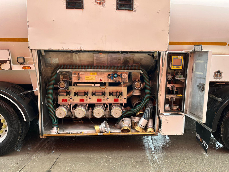 Ремарке цистерна ROHR ANH-A-ZE 26 TOTAL CAPACITY 29900 I / 8250+6750+6850+8050 I: снимка 13 Ремарке цистерна ROHR ANH-A-ZE 26 TOTAL CAPACITY 29900 I / 8250+6750+6850+8050 I: снимка 13