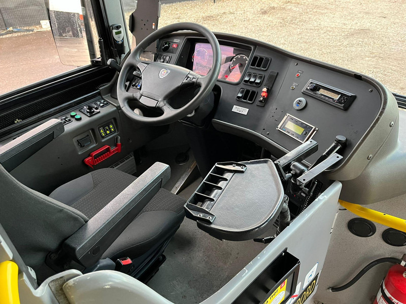 Interior photo 1: Лизинг на Scania K 270 OmniLink 4x2 ETHANOL ENGINE ! / 2+2+1 DOORS / EURO EEV / 33 SEATS + 35 STANDING / AC / AUXILIARY HEATING / FOGMAKER Scania K 270 OmniLink 4x2 ETHANOL ENGINE ! / 2+2+1 DOORS / EURO EEV / 33 SEATS + 35 STANDING / AC / AUXILIARY HEATING / FOGMAKER