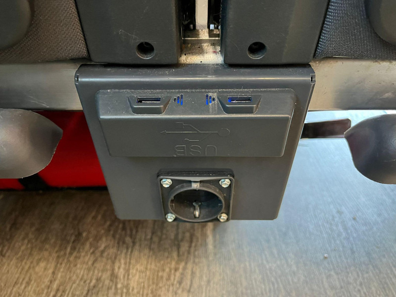 Междуградски автобус Scania K 450 6x2*4 Interlink 55 SEATS / AC / AUXILIARY HEATING / WHEELCHAIR LIFT / WC: снимка 18