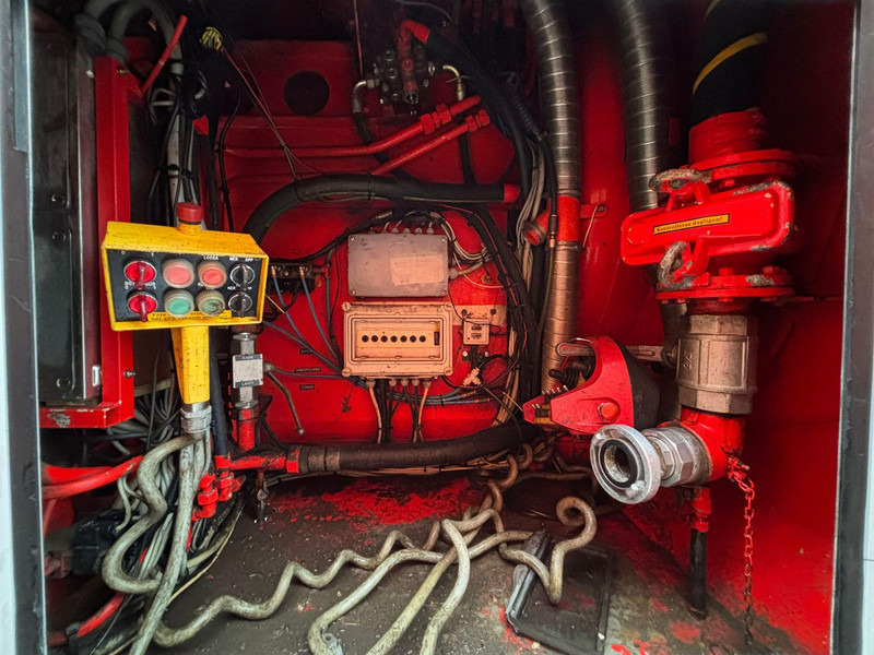 Каналопочистваща машина Scania P 124 6x2*4 KORP&SON / TANK 8000 l / VACUUM Wittig RFW260 / PRESSURE Uraca DK716 140 bar / 400 l/min: снимка 14 Каналопочистваща машина Scania P 124 6x2*4 KORP&SON / TANK 8000 l / VACUUM Wittig RFW260 / PRESSURE Uraca DK716 140 bar / 400 l/min: снимка 14