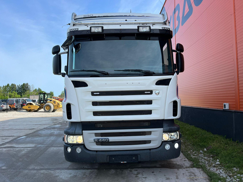 Scania R 440 6x2*4 FASSI F260XP / PLATFORM L=6760 mm - Бордови камион, Камион с кран: снимка 3 Scania R 440 6x2*4 FASSI F260XP / PLATFORM L=6760 mm - Бордови камион, Камион с кран: снимка 3
