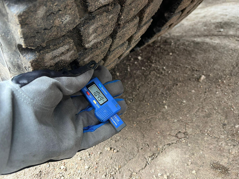 Бордови камион, Камион с кран Scania R 560 6x2 HMF2220 K4 / RETARDER: снимка 20